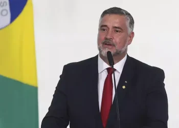 Suspeita de fraude suspende licitação de R$200 milhões da propaganda de Lula