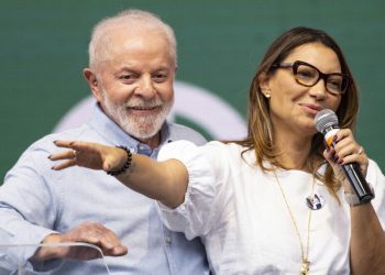 Print de mensagem no whatsapp revela filho de Lula xingando Janja de ‘p*ta’