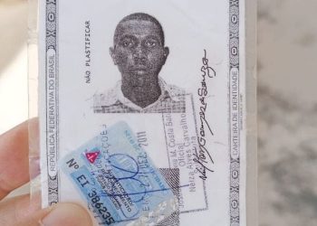 Homem morre após dormir com vela acesa e casa pegar fogo em Candeias