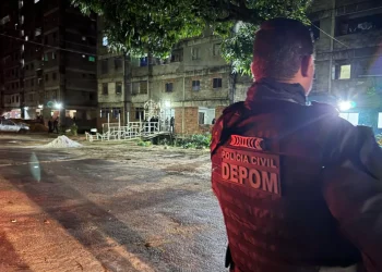 Mais de 100 policiais civis participam de operação em Salvador