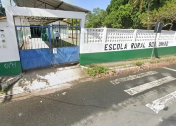 Professora de Camaçari é apedrejada por alunos por ser candomblecista: “bruxa”, “demônia”, “satanás”