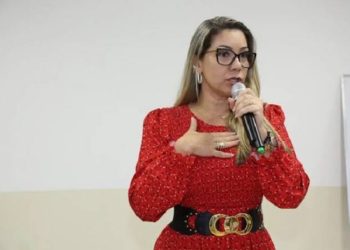 Câmara afasta prefeita de Santo Amaro e abre processo de cassação