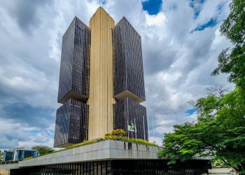 Déficit das estatais atinge recorde de R$ 8 bi em 2024, diz BC