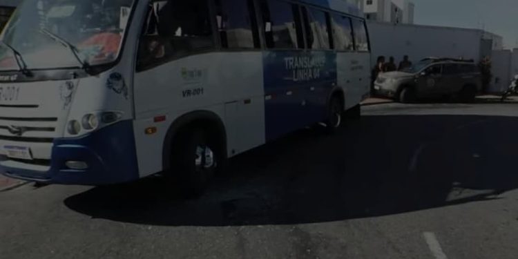 Motorista de micro-ônibus é executado a tiros enquanto trabalhava em Lauro de Freitas