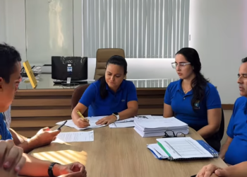 Prefeita de Lauro de Freitas barra aumento do próprio salário e do vice-prefeito: “Vamos cortar na própria carne para arrumar a casa”