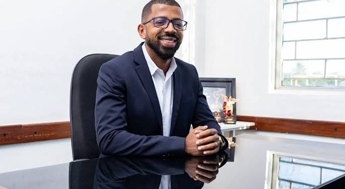 Prefeito Eriton Ramos pretende gastar R$ 3,4 milhões em aluguéis de Som, Luz e Paineis de Led