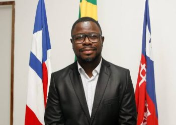 Prefeitura de Candeias torra R$ 9 milhões em cestas básicas e kits natalinos