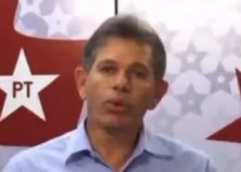 Ex-vice-presidente do PT, réu por abuso de menores, é solto com tornozeleira eletrônica