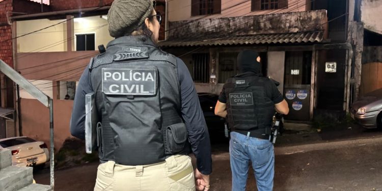 Quatro suspeitos morrem em confronto com a polícia durante operação que mira integrantes de grupos criminosos em Salvador