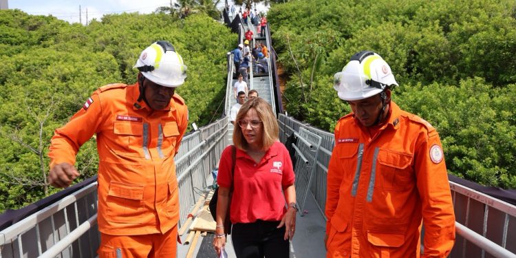 MPBA inspeciona passarela que liga Morro do Ipiranga a camarote em Salvador