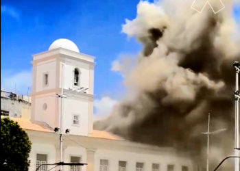 URGENTE! Incêndio atinge Câmara Municipal de Salvador nesta tarde