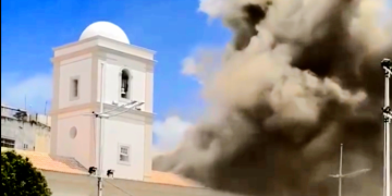 URGENTE! Incêndio atinge Câmara Municipal de Salvador nesta tarde