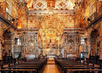 800 quilos de ouro e 30 mil azulejos: conheça a história da Igreja de São Francisco de Assis