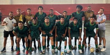 Sem apoio da Prefeitura, seleção de futsal de Candeias é campeã de Copa em Lauro de Freitas