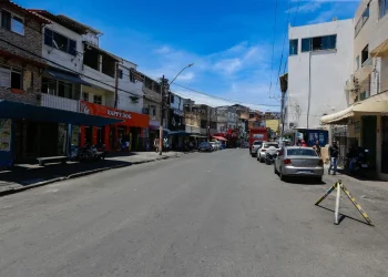 Nordeste de Amaralina e Vale das Pedrinhas amanhecem sem ônibus após confrontos