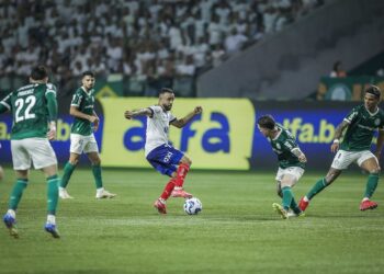Nos acréscimos, Bahia vence o Palmeiras no Allianz Parque pelo Brasileirão