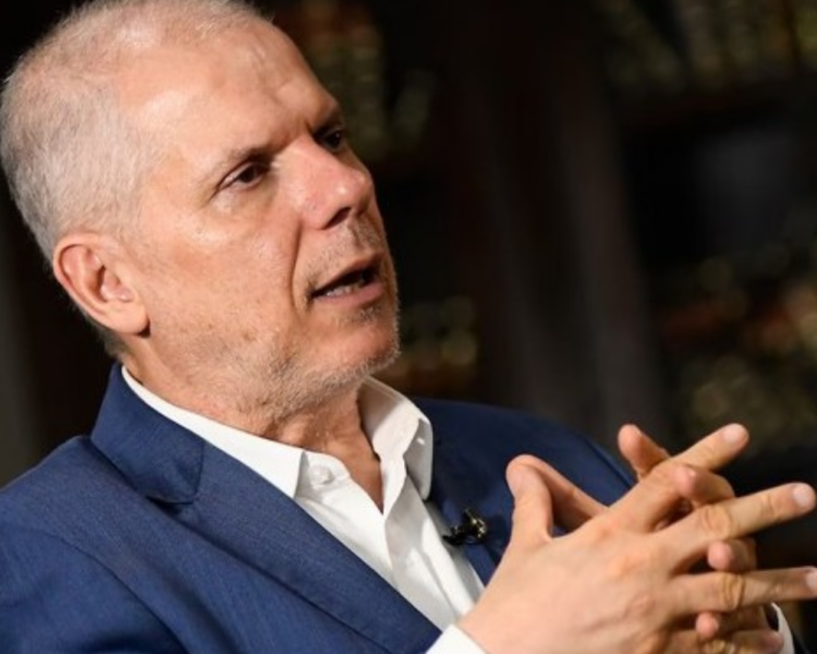 Presidente do INSS é afastado do cargo após megaoperação da PF