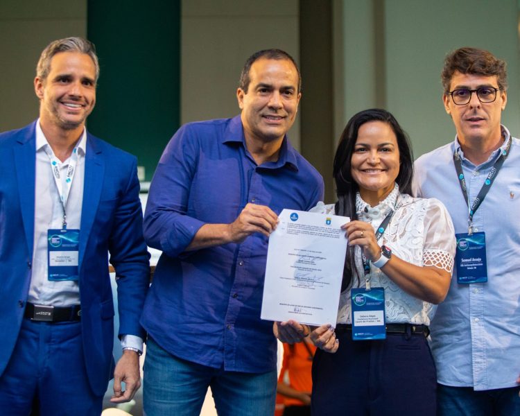 Prefeitos de Salvador e Lauro de Freitas assinam termo de convênio técnico durante o Smart Gov Anciti