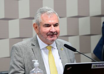 Coronel compara PT ao nazismo, questiona força do governo e sinaliza rompimento