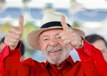 ‘Deus deixou o sertão sem água porque sabia que eu seria presidente’, diz Lula no Nordeste