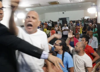 Justiça reitera ilegalidade da greve dos professores e aumenta multa diária à APLB para R$ 100 mil