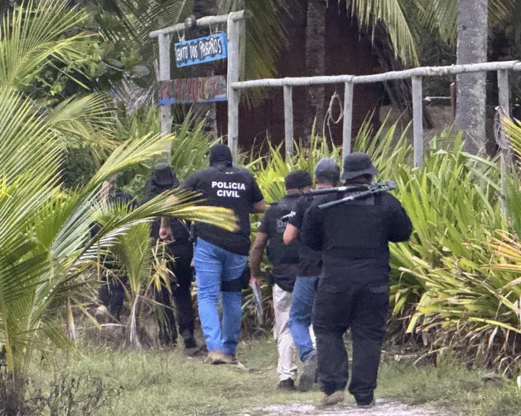 Aldeia Hippie vira o ‘Paraíso do Tráfico’: moradores são obrigados a esconder armas e hospedar traficantes