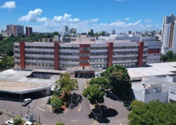 Médicos ameaçam suspender atendimentos em cinco hospitais estaduais