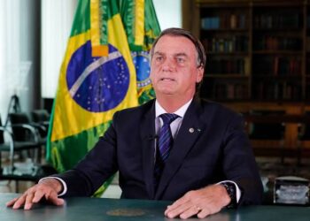 Ex-presidente Jair Bolsonaro é alvo de buscas da Polícia Federal