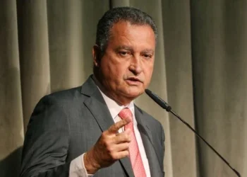 Ex-presidente da Petrobras acusa Rui Costa de lobby para aumentar conta de luz, diz colunista