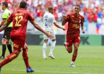 Bahia vence o Santos na Arena Fonte Nova pelo Campeonato Brasileiro