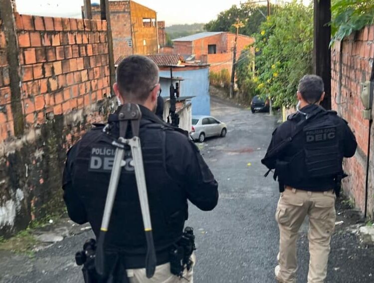 Polícia Civil deflagra operação contra grupo especializado em roubos na BR-324 e no Polo de Camaçari