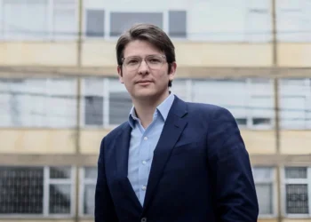 Morre Miguel Uribe, presidenciável da direita que sofreu atentado a tiros na Colômbia