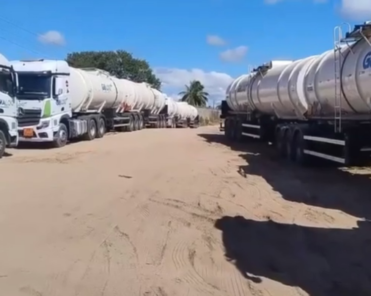 Megaoperação contra o PCC: carretas com combustível são abandonadas