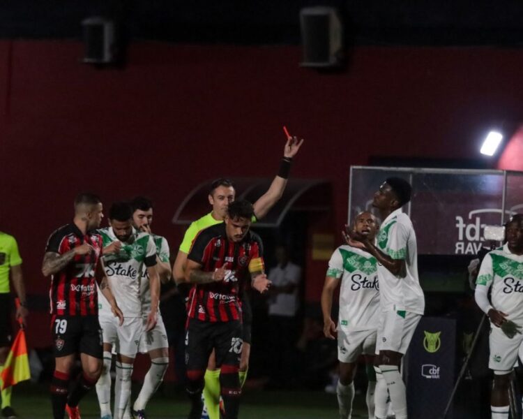 Com duas expulsões, Vitória cede o empate ao Juventude e pode voltar ao Z-4