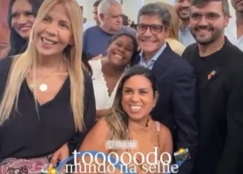 Prefeitura de Itabuna demite professoras por cumprimentarem ACM Neto