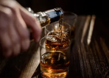 Bebidas com metanol: PF vai investigar ligação com o crime organizado