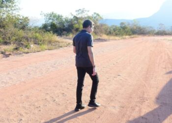 ACM Neto denuncia obra incompleta no interior da Bahia: ‘Jerônimo prometeu 30 km de estrada, mas só construiu 1km’