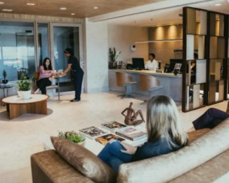 Clínicas oftalmológicas de Salvador são acusadas de fraude por plano de saúde