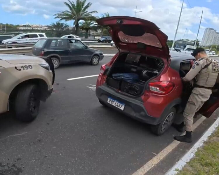 Perseguição termina em tiroteio e deixa três feridos na Avenida Bonocô
