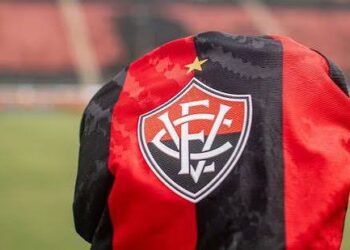 Vitória negocia SAF com presidente da Liga Catári de Futebol