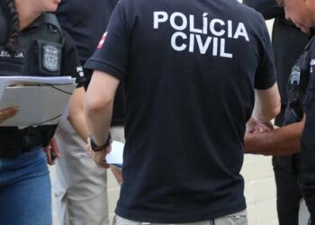 Mulher é presa suspeita de esfaquear companheiro até a morte em Simões Filho