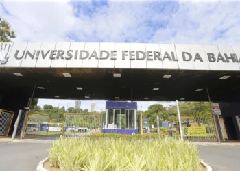 Inscrições para concurso da Ufba com salários de até R$ 13,2 mil encerram hoje (17)