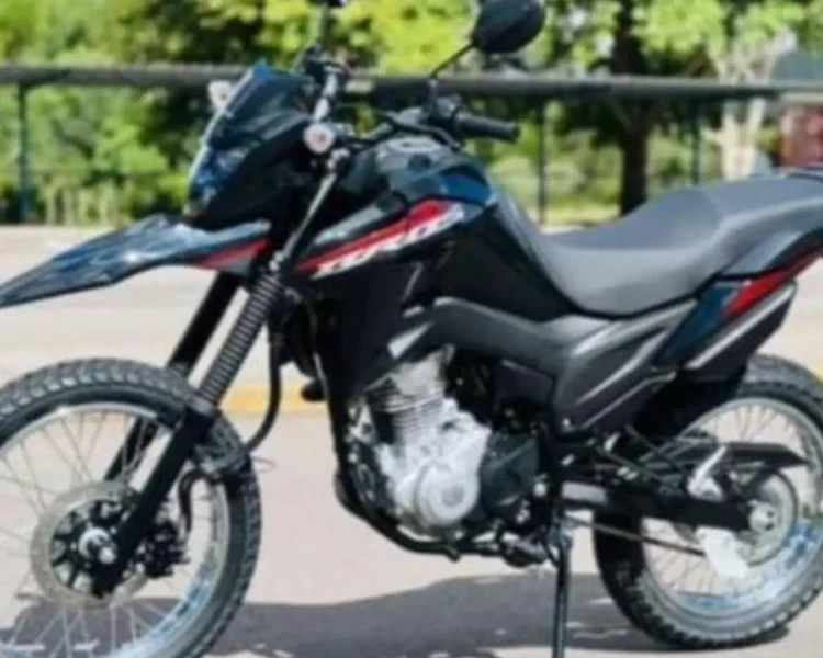 Trabalhador tem moto roubada por homem armado em Lauro de Freitas