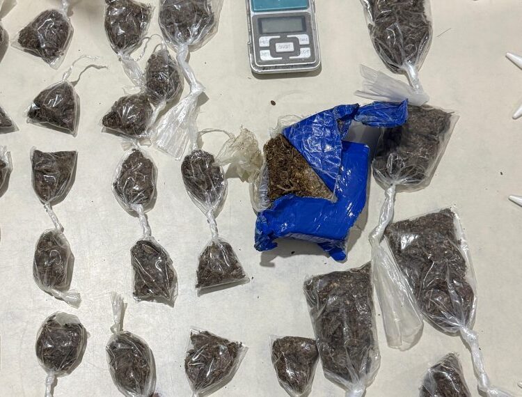 Homem é preso com drogas durante rondas no distrito de Menino Jesus