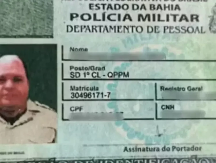 Homem é preso após se passar por policial e apresentar documento falso em Lauro de Freitas