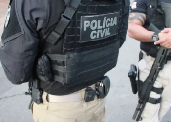 Suspeito de homicídio em Candeias é preso na Avenida Paralela, em Salvador