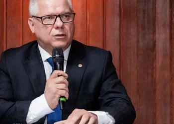 Ex-presidente do INSS é preso em operação da PF sobre descontos ilegais