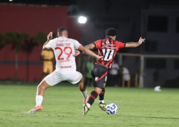 No Barradão, Vitória bate o Inter e dorme fora da zona de rebaixamento