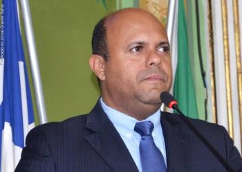 Kiki diz que ACM Neto está articulando para Tarcísio disputar o Palácio do Planalto