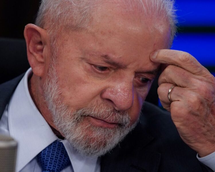 Lula é reprovado por 52% dos eleitores brasileiros
